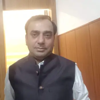 Ishwar bhatia Tutor From Chowk Lucknow