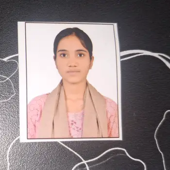Bushra khan Tutor From Aliganj Lucknow