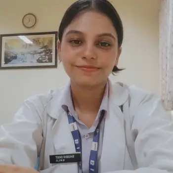 Shubhi dixit Tutor From IIM Road Lucknow