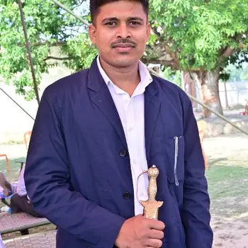 Neeraj verma Hindi Home Tutor in Aliganj Lucknow with 4 Years Experience