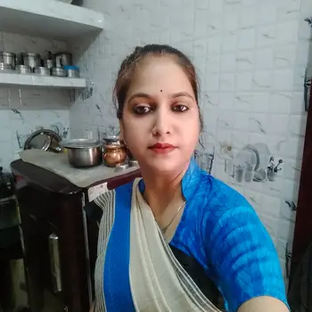 Divya Bajpai all-subjects Home Tutor in Alambagh Lucknow with 15 Years Experience