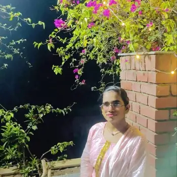 Khushboo Yadav all-subjects Home Tutor in Ruchi Khand Lucknow with 3 Years Experience