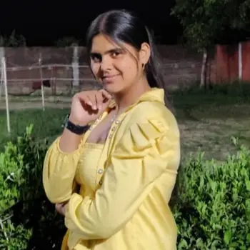 Priyanka Tripathi English Home Tutor in Aliganj Lucknow with 2 Years Experience