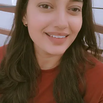 Varsha Pathak English Home Tutor in Mahanagar Lucknow with 7 Years Experience