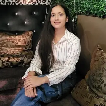 Divya Awasthi Maths Home Tutor in Indira Nagar Lucknow with 4 Years Experience