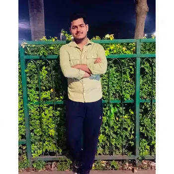 Adarsh Mani Tripathi Tutor From Buddeshwaram Lucknow
