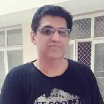 Deeptanshu Choudhary Maths Home Tutor in Alambagh Lucknow with 30 Years Experience