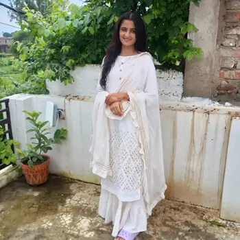 Prachi Singh  Tutor From Chinhat Lucknow