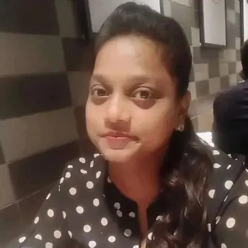Naincee Rastogi  Tutor From Rajajipuram Lucknow