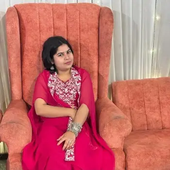 Payal – Female Home Tutor in Alamnagar Lucknow | English Tuition with 2 Years Experience