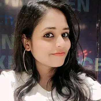 Komal English Home Tutor in Aliganj Lucknow with 12 Years Experience