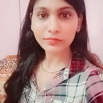 Vasundhara mishra Maths Home Tutor in Aliganj Lucknow with 3 Years Experience