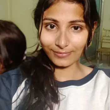 Deeksha Pandey Maths Home Tutor in Aliganj Lucknow with 5 Years Experience