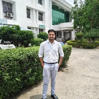 Roshan Pandey Maths Home Tutor in Jankipuram Extension Lucknow with 0 Years Experience