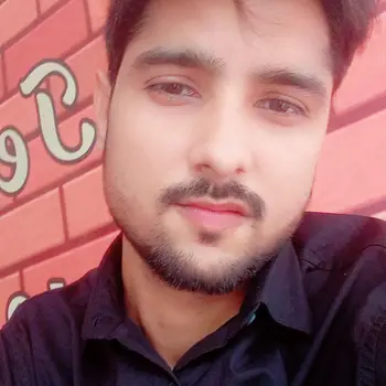 Amil Naseem Tutor From Adarsh Nagar Lucknow