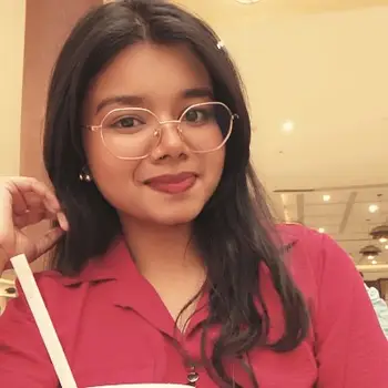 Nanci Saraf English Home Tutor in Huseria Lucknow with 2 Years Experience