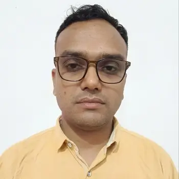 Hitesh Kumar Accountancy Home Tutor in Amausi Lucknow with 6 Years Experience
