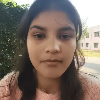 Akriti Awasthi  Tutor From Adarsh Nagar Lucknow