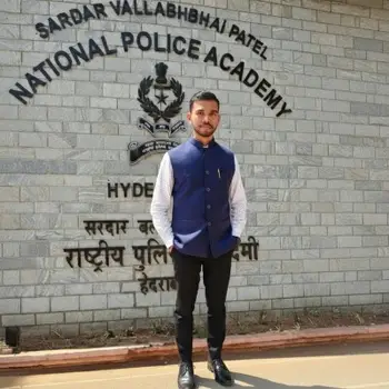 Piyush kumar Maths Home Tutor in Aliganj Lucknow with 5 Years Experience