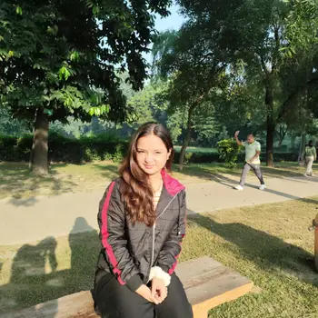 Ashima Pande  Tutor From Indira Nagar Lucknow