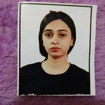 Ayushi Tripathi English Home Tutor in Jankipuram Lucknow with 7 Years Experience