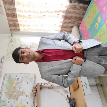 Anurag Tutor From Rae Bareli Road Lucknow