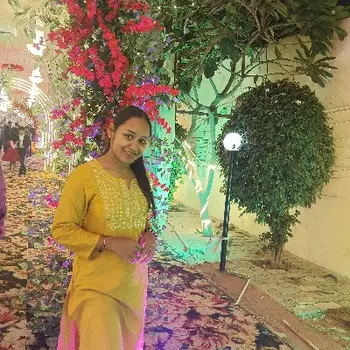 Naivya mishra Mishra English Home Tutor in IIM Road Lucknow with 2 Years Experience