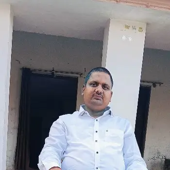 Parmod Shukla Maths Home Tutor in IIM Road Lucknow with 8 Years Experience