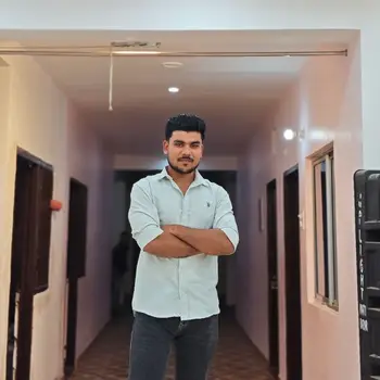 Shivam Yadav Maths Home Tutor in Arjunganj Lucknow with 5 Years Experience