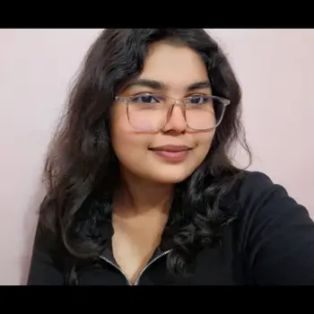 Pratishtha Singh Economics Home Tutor in Indira Nagar Lucknow with 5 Years Experience