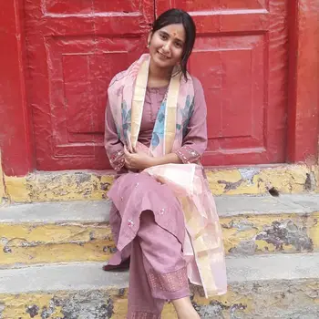 Harshita singh Tutor From Faizabad Road Lucknow