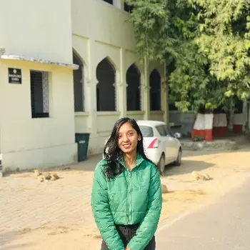 Aashi Srivastava Maths Home Tutor in Indira Nagar Lucknow with 3 Years Experience