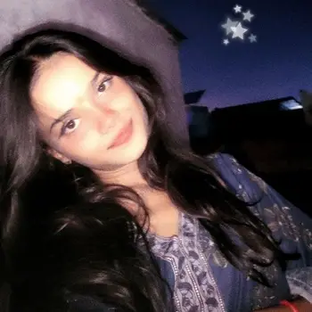 Anika Mishra English Home Tutor in Kursi Road Lucknow with 2 Years Experience