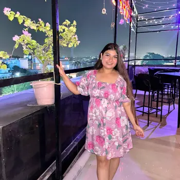 Vaibhavi Singh English Home Tutor in Aliganj Lucknow with 2 Years Experience