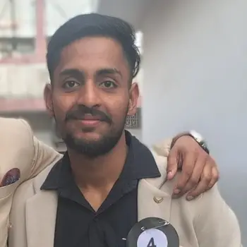 Aakash tripathi Maths Home Tutor in Tedhi Puliya Lucknow with 3 Years Experience