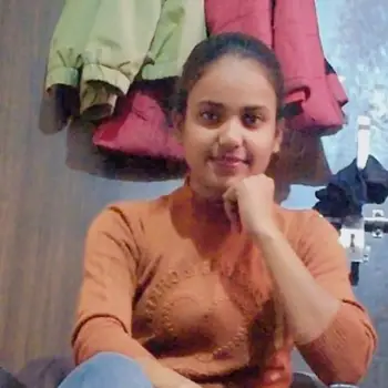 Kajal Tiwari Chemistry Home Tutor in Krishna nagar Lucknow with 4 Years Experience