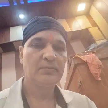 J J Singh Maths Home Tutor in Aliganj Lucknow with 20 Years Experience