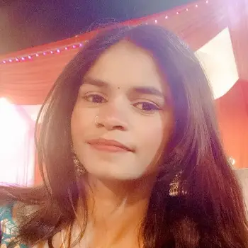 Vidhii English Home Tutor in Rajajipuram Lucknow with 2 Years Experience
