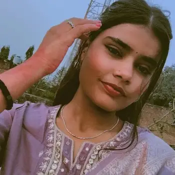 Anushka Singh Maths Home Tutor in BKT Lucknow with 5 Years Experience