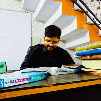Tushar verma Accountancy Home Tutor in Chaupatiyan Lucknow with 10 Years Experience