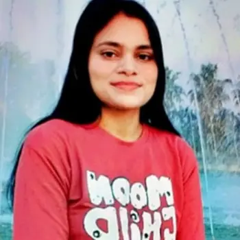 Anshika maurya Maths Home Tutor in Matyari Lucknow with 2 Years Experience