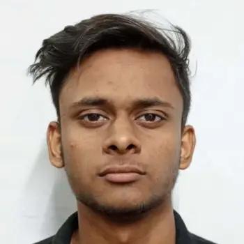 Utkarsht Shrivastav Physics Home Tutor in Charbagh Lucknow with 2 Years Experience