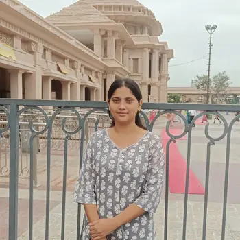 Palak chaturvedi  Tutor From Indira Nagar Lucknow