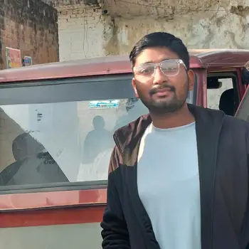 Ayush Yadav Tutor From Alamnagar Lucknow