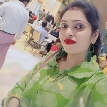 Jyoti yadav Maths Home Tutor in Amausi Lucknow with 13 Years Experience