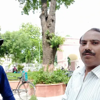 Pradeep Sharma  Tutor From Balaganj Lucknow