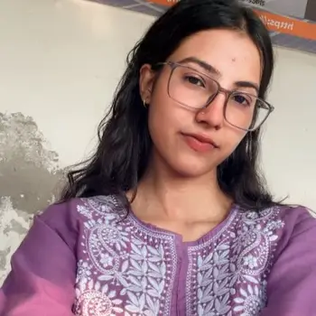 Zoya Khan English Home Tutor in Aliganj Lucknow with 3 Years Experience