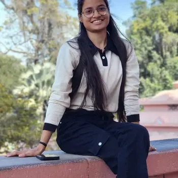 Pratibha Singh Maths Home Tutor in Hussainganj Lucknow with 3 Years Experience