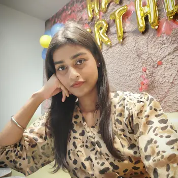 Niharika Pandey Maths Home Tutor in Aliganj Lucknow with 3 Years Experience