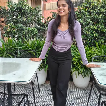 Shivani Yadav English Home Tutor in Jankipuram Lucknow with 7 Years Experience